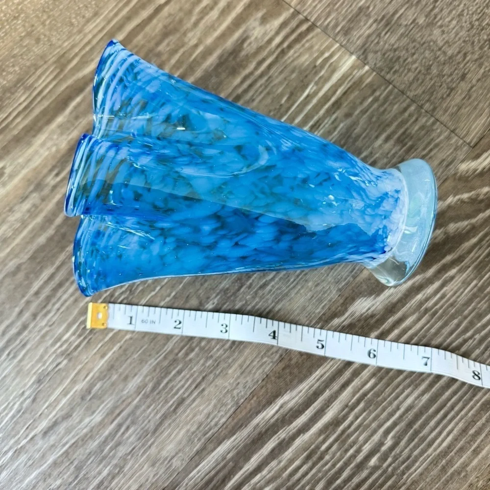 VINTAGE Lefton Handblown Glass Handkerchief Vase – Blue & White Bubble Swirl